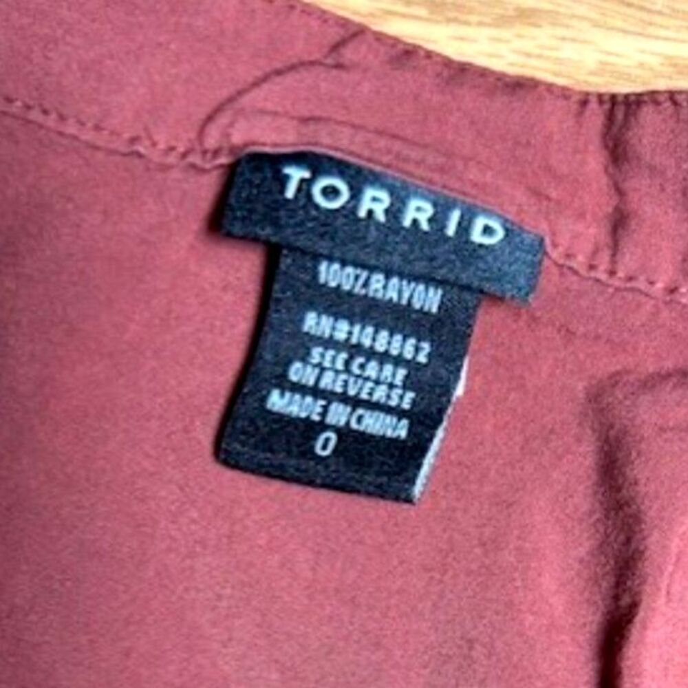 Torrid - sleeveless blouse - Rust colored - Size 0 or XL - Picture 3 of 3